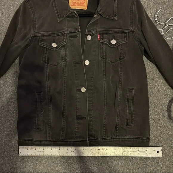 Levi's Black Denim Women’s Trucker Jacket - Picture 5 of 6